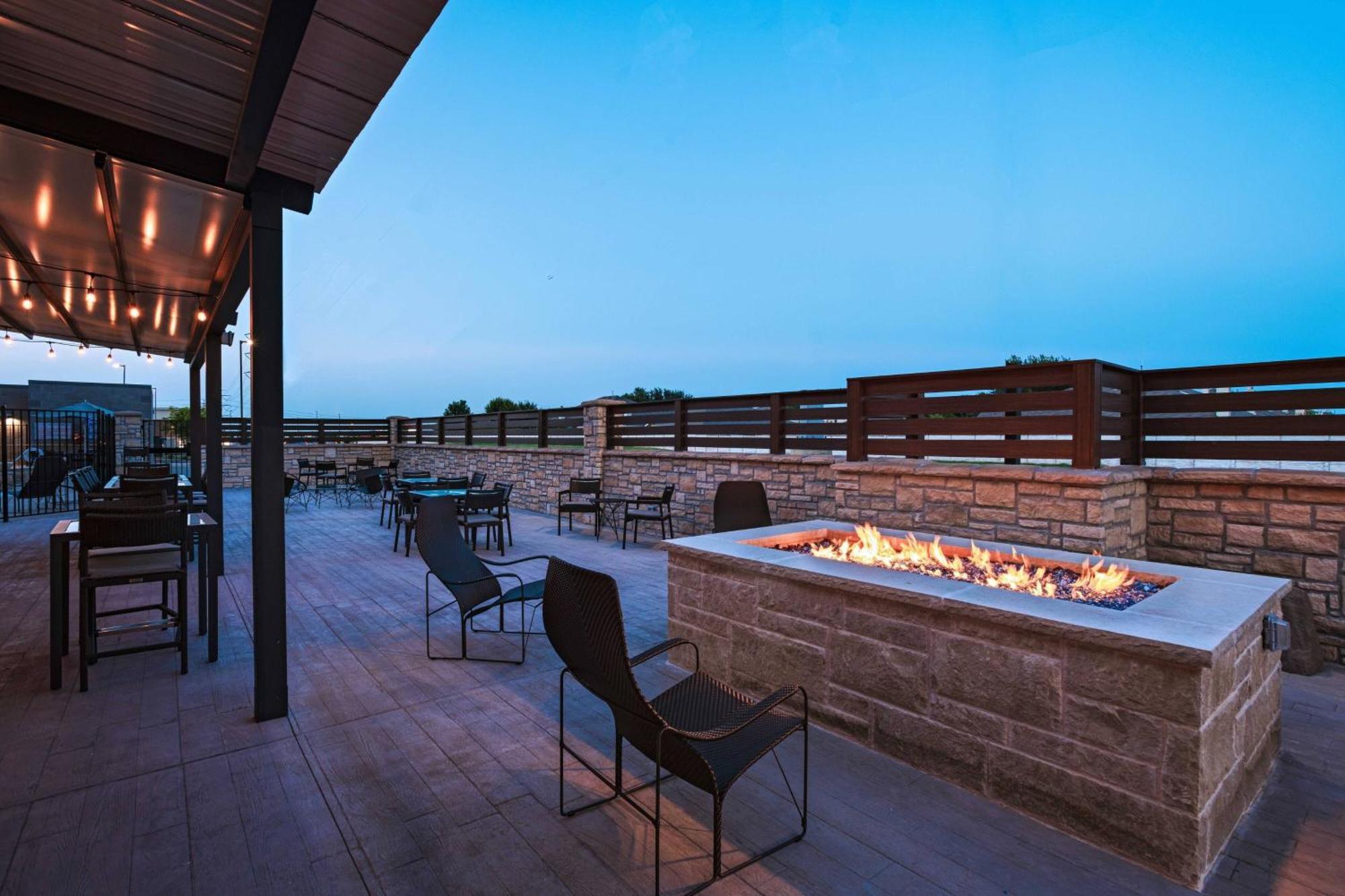 Courtyard Dallas גרנד פריירי מראה חיצוני תמונה